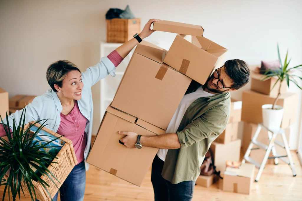 Hiring Movers vs Moving Yourself » Which Is Cheaper, Safer, and Smarter?