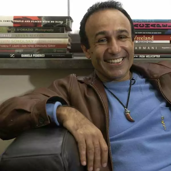 THE WALL STREET JOURNAL - New York Billionaire Collector Hosts Exclusive Auction for Clinton Campaign