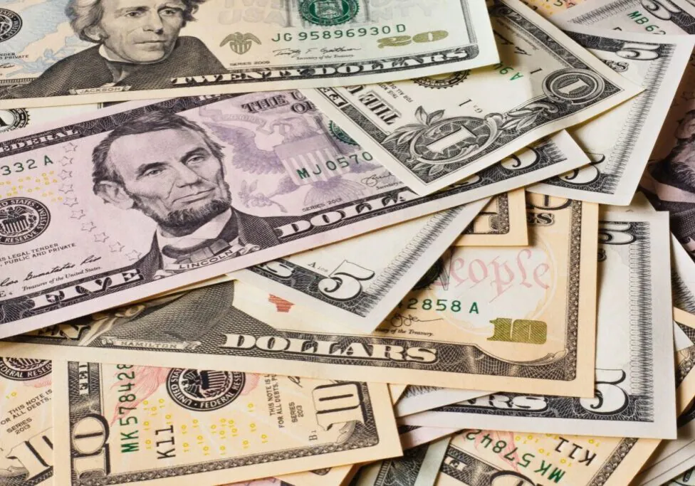 10 and 20 us dollar bills